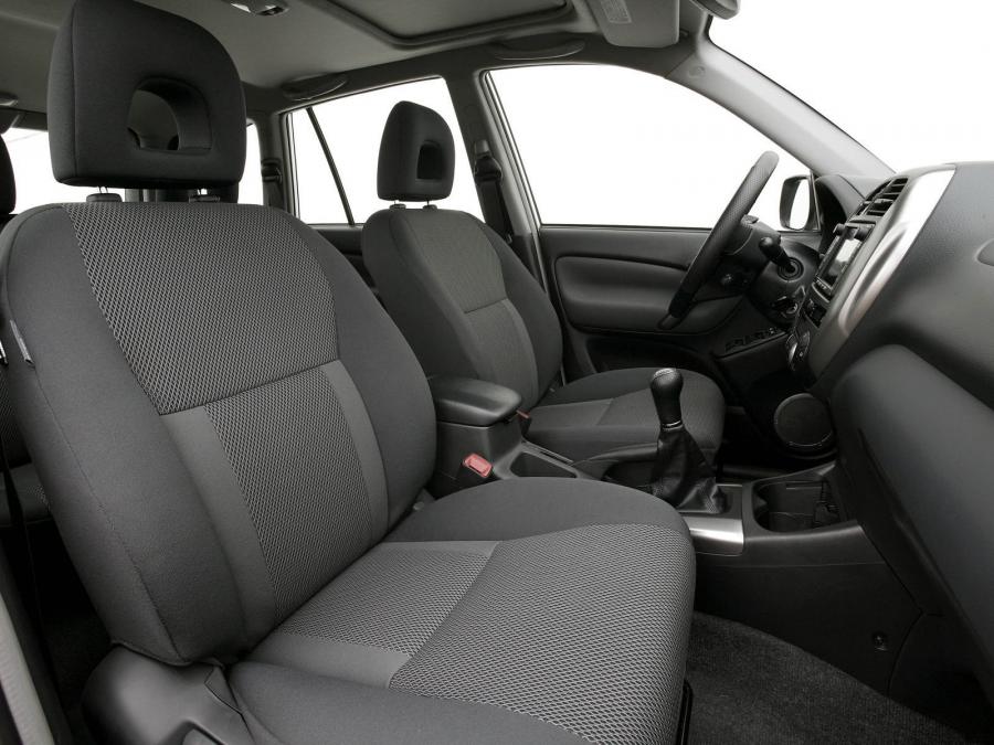  Toyota RAV4 5-Door 2003 года  (фото 24 из 27)